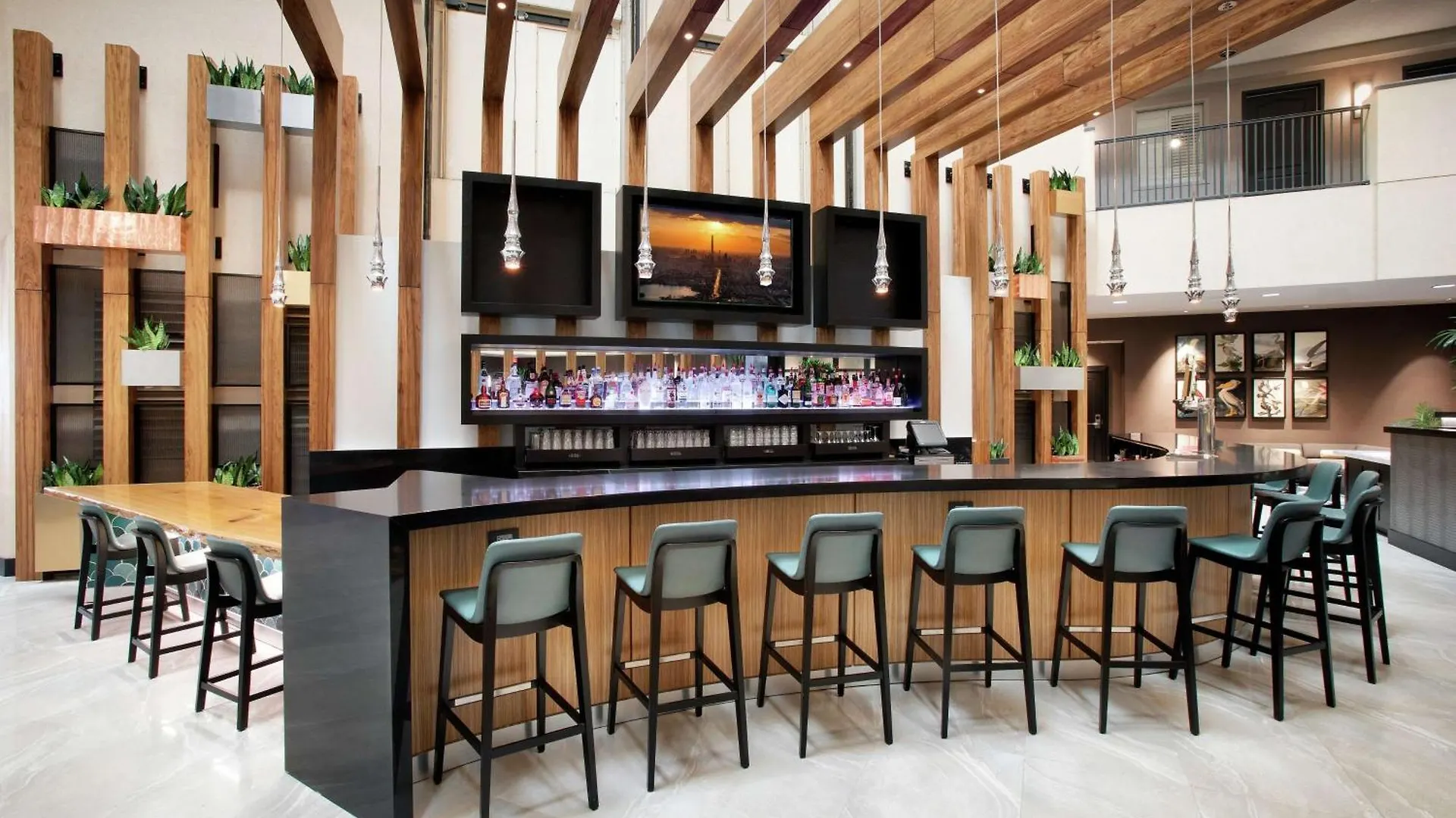 Hotel Embassy Suites By Hilton Orlando Airport