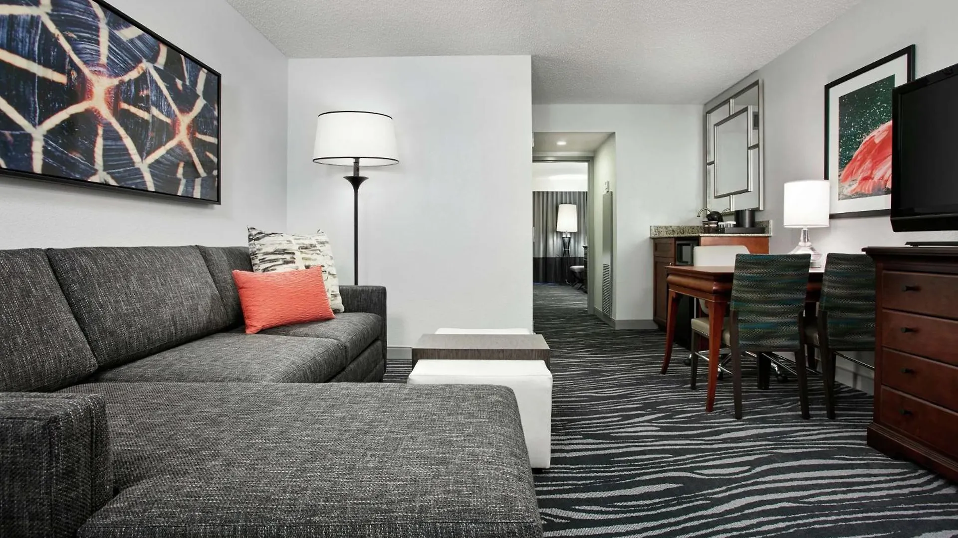 Embassy Suites By Hilton Orlando Airport 3*,
