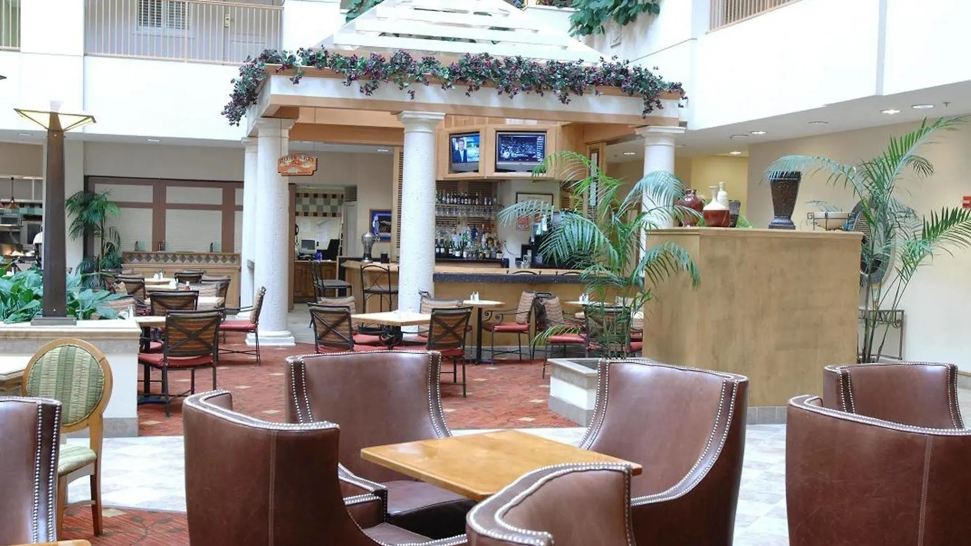 Hotel Embassy Suites By Hilton Orlando Airport